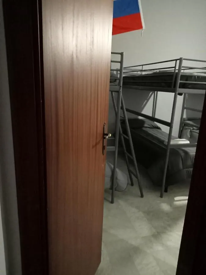 Dama Hostelbb Неаполь Хостел