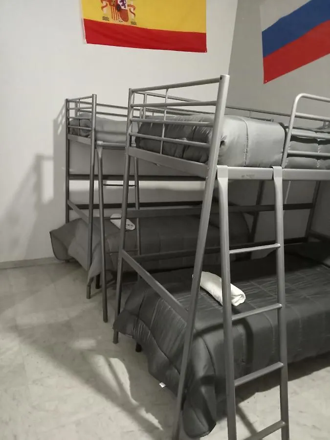 Dama Hostelbb Неаполь