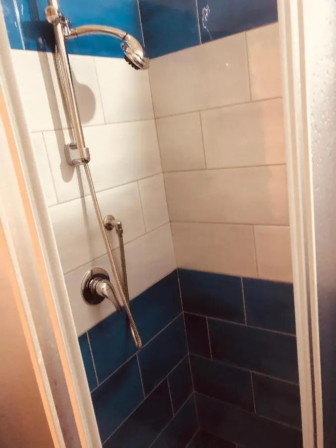 Dama Hostelbb Неаполь