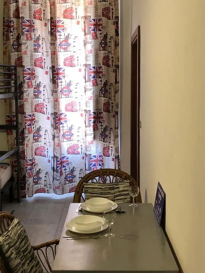 Dama Hostelbb Napoli İtalya