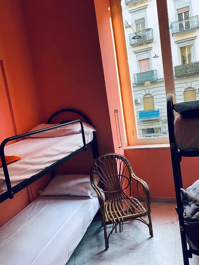 Dama Hostelbb Napoli İtalya